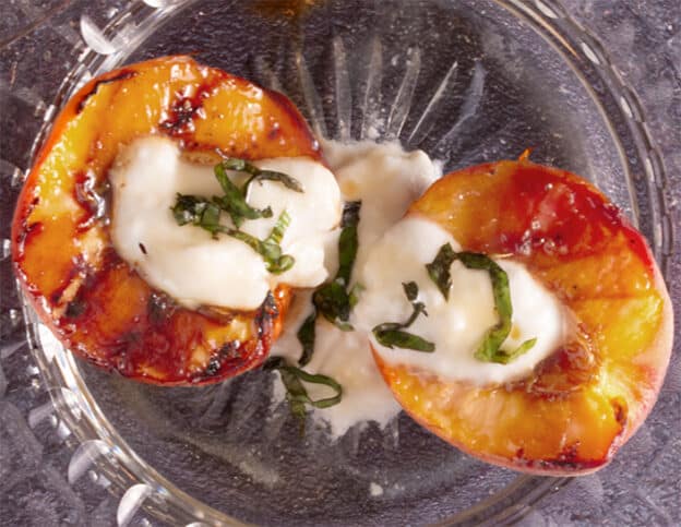 Picture of grilled peaches with creamy feta and yoghurt.