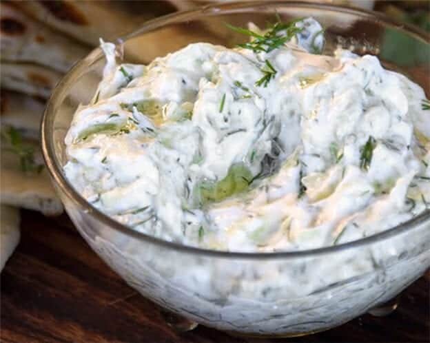 a picture of a bowl of tatziki dip